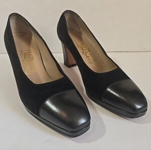 Vintage Salvatore Ferragamo Size 9.5B Pumps Black